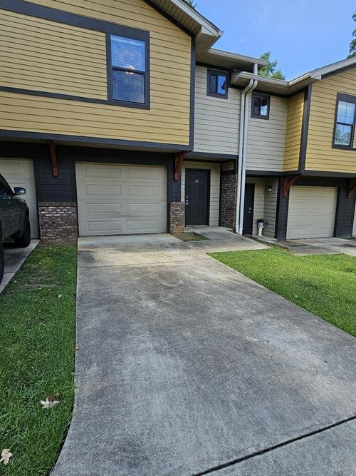 741 White Dr Apt 22, Tallahassee, FL, 32304 | Card Image