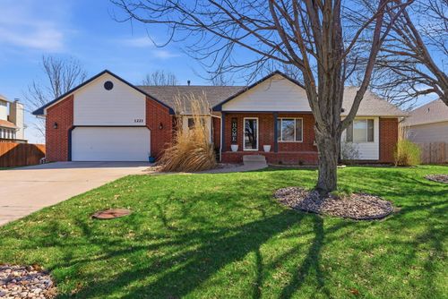 1221 Rainbow Dr, Towanda, KS, 67144-8917 | Card Image