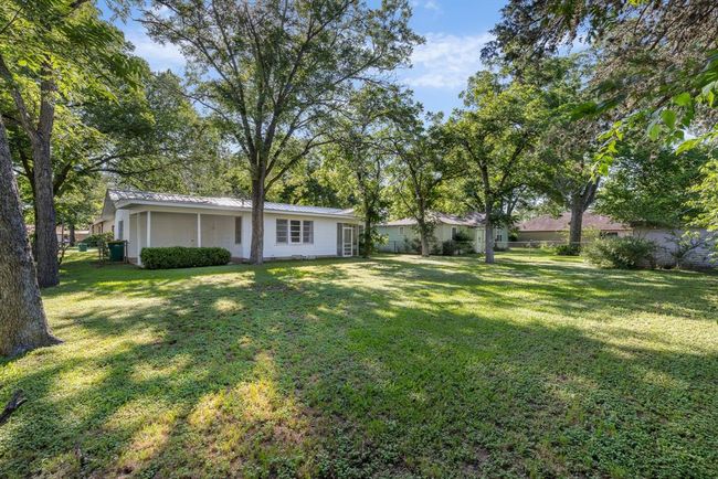 628 S Madison St, House other with 2 bedrooms, 2 bathrooms and 1 parking in La Grange TX | Image 21