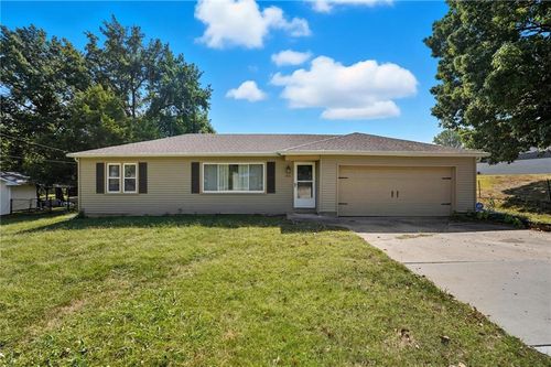 801 Ne 76th St, Gladstone, MO, 64118-2002 | Card Image
