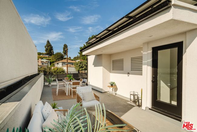 3851 Riley Ln, House other with 2 bedrooms, 3 bathrooms and 2 parking in Los Angeles CA | Image 14