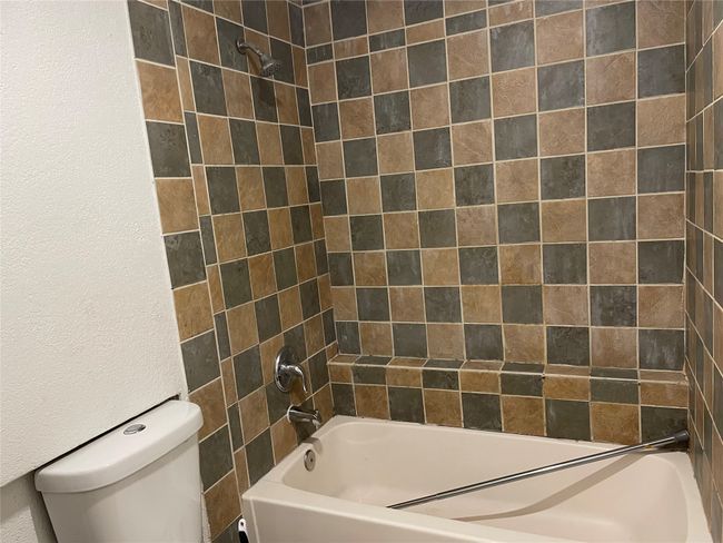 2706 Treeview Dr, House other with 3 bedrooms, 2 bathrooms and null parking in Arlington TX | Image 9