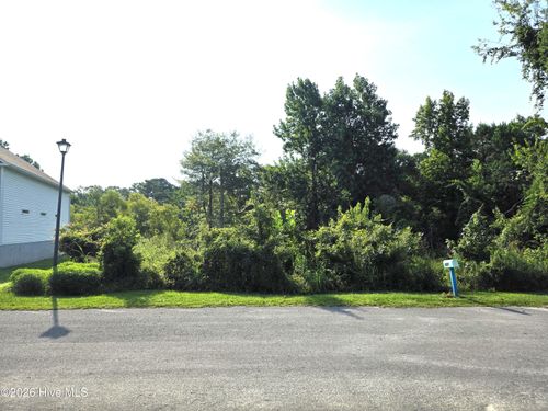 633 Riva Ridge Rd, Sneads Ferry, NC, 28460-9331 | Card Image
