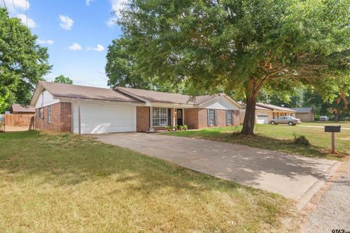 305 Larkspur Ln, Palestine, TX, 75803-5473 | Card Image