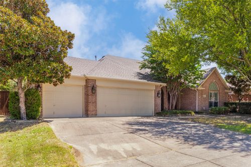 1620 Babbling Brook Dr, Grand Prairie, TX, 75050-8318 | Card Image