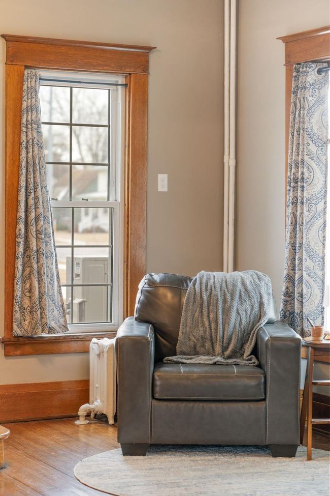 806 E Main St, Home with 4 bedrooms, 2 bathrooms and null parking in New Hampton IA | Image 41