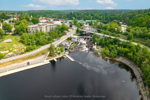 403-24 Ontario St, Bracebridge, ON, P1L2H5 | Card Image