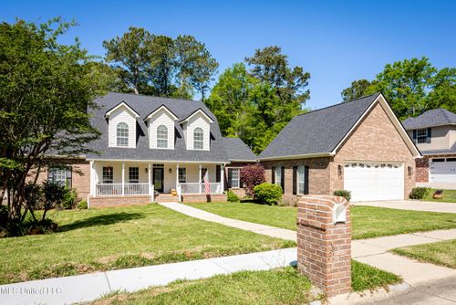 909 Magnolia Bayou Blvd, Ocean Springs, MS, 39564-8392 | Card Image