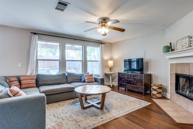 4018 Cedar Elm Ln, House other with 5 bedrooms, 3 bathrooms and null parking in Dallas TX | Image 4