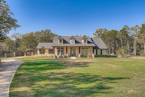 142 Carriage Ct, Bastrop, TX, 78602-3568 | Card Image