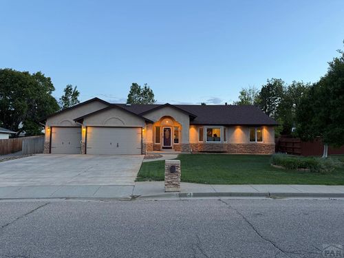 200 Bridle Trl, Pueblo, CO, 81005-2950 | Card Image