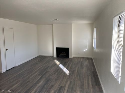 4-3911 Cambridge St, Las Vegas, NV, 89119-3401 | Card Image