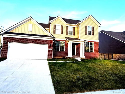 49654 Hummel Dr, Macomb, MI, 48044-1595 | Card Image