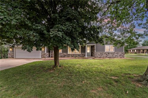607 W 13th St, Carrollton, MO, 64633-1503 | Card Image