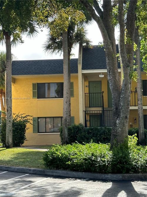 801-801 Meadows Cir, Boynton Beach, FL, 33436-8936 | Card Image
