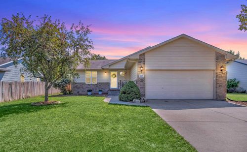 225 Sutton Dr, Newton, KS, 67114-8729 | Card Image