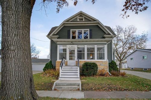 115 Washington St, Hudson, IA, 50643-7755 | Card Image