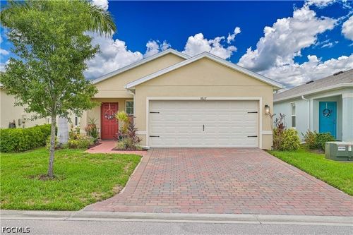 8817 Swell Brooks Ct, NORTH FORT MYERS, FL, 33917-4007 | Card Image