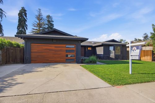 680 Sherri Way, Turlock, CA, 95382 | Card Image