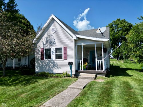 2826 N B St, Elwood, IN, 46036-1758 | Card Image