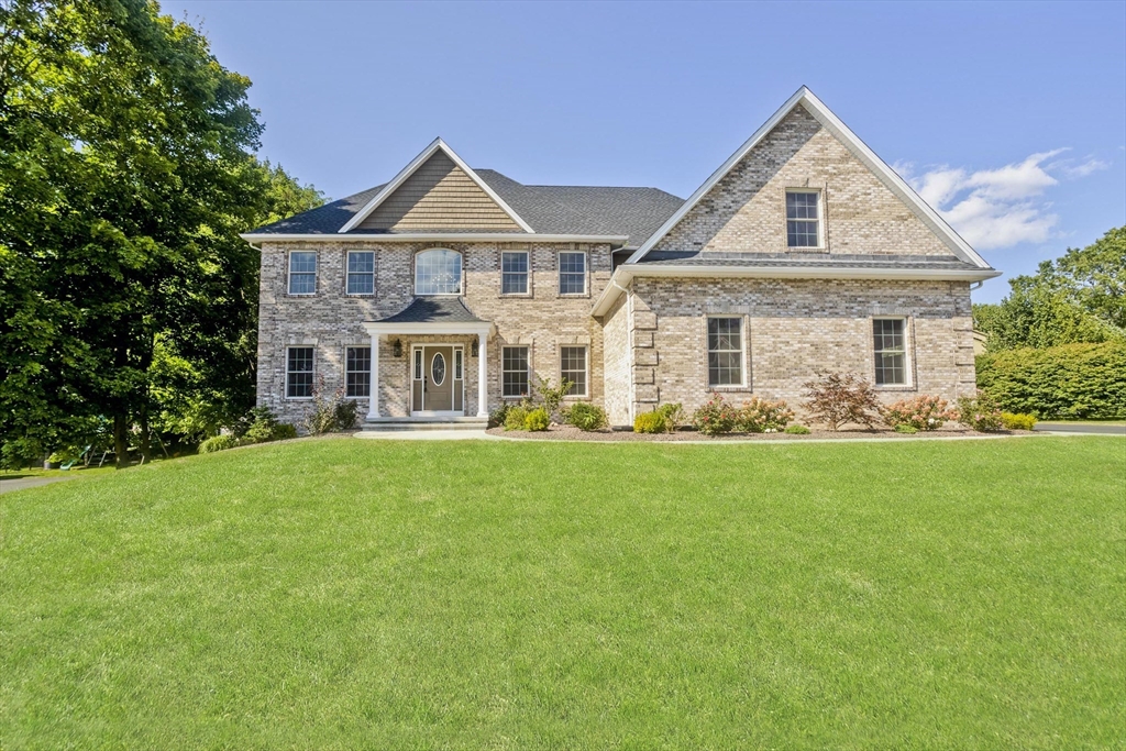 Briar Cliff Dr, Wilbraham, MA 01095