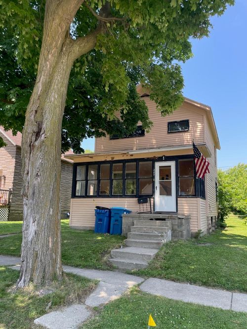 262 5th St, Manistee, MI, 49660-1928 | Card Image