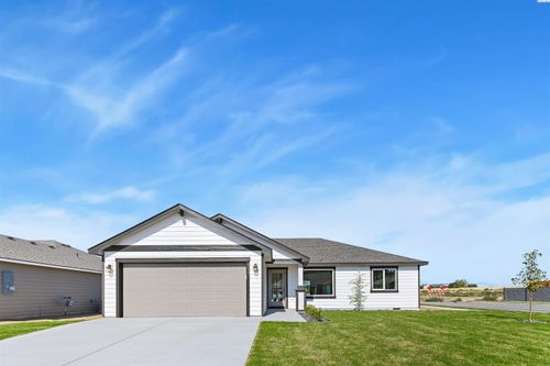 4138 Road 104, Pasco, WA, 99301-6867 | Card Image