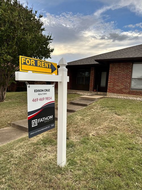 1638 Brown Trl, Hurst, TX, 76054-3704 | Card Image