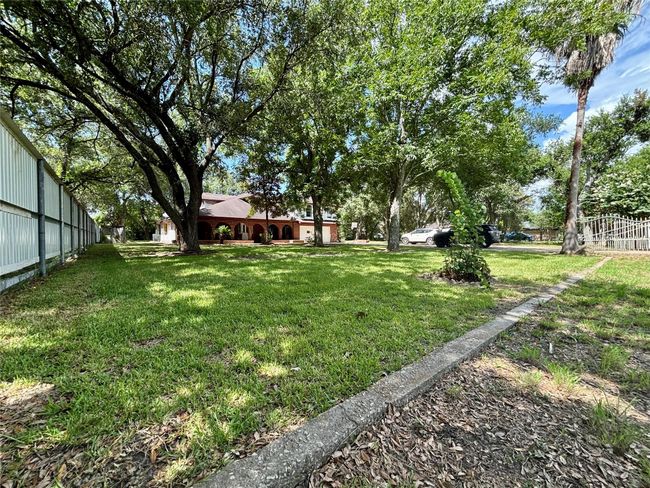 7947 Moore Rd, House other with 5 bedrooms, 4 bathrooms and 2 parking in Pearland TX | Image 46
