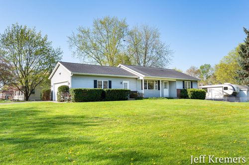 6455 Fairway Dr, Jenison, MI, 49428-9365 | Card Image