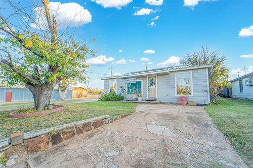 801 W Wheeler St, Breckenridge, TX, 76424-4234 | Card Image