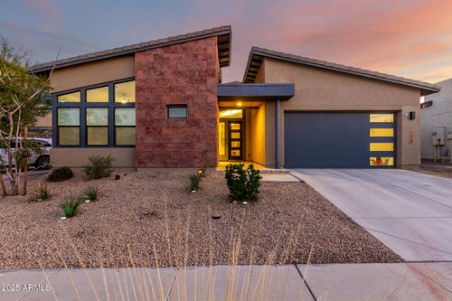 1115 E Paseo Way, Phoenix, AZ, 85042-8384 | Card Image