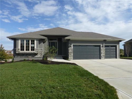 12496 S Barth Rd, Olathe, KS, 66061-3286 | Card Image