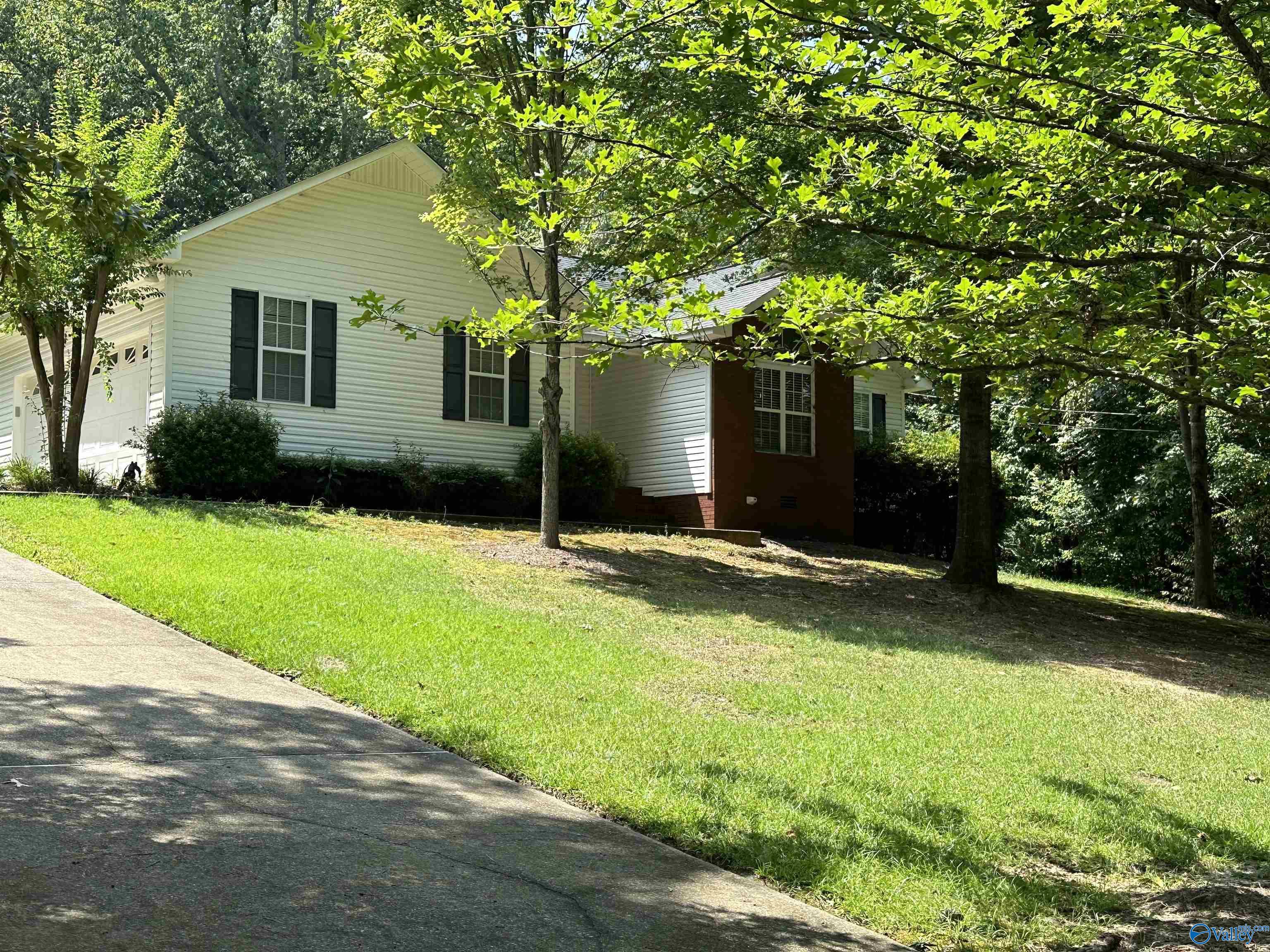 Hill St, Rainbow City, AL 35906