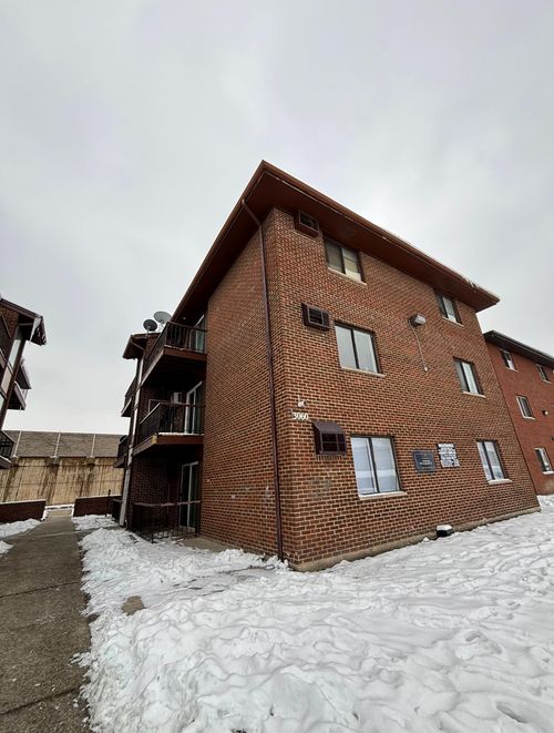 apt-2s-3060 Bernice Ave, Lansing, IL, 60438-1495 | Card Image