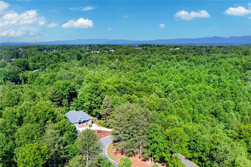 225 Henrys Glen Dr, Morganton, NC, 28655-5358 | Card Image