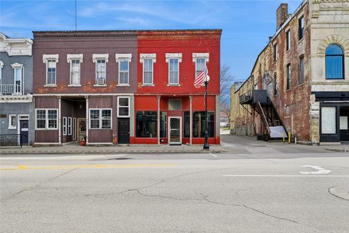 113 E Main St, Anamosa, IA, 52205-1957 | Card Image