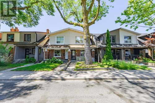 606 Coxwell Avenue, Toronto (Greenwood-Coxwell), ON, M4C3B6 | Card Image