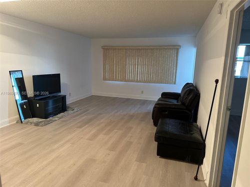 apt-118-410 Se 2nd St, Hallandale Beach, FL, 33009-5613 | Card Image