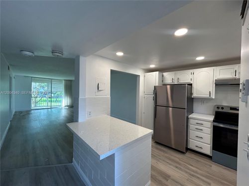 202-8962 S Hollybrook Blvd, Pembroke Pines, FL, 33025-1316 | Card Image