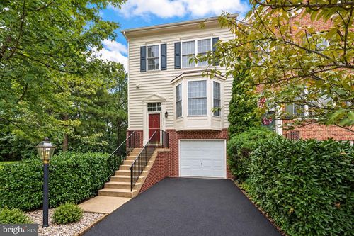 9701 Cheshire Ridge Cir, MANASSAS, VA, 20110-2758 | Card Image