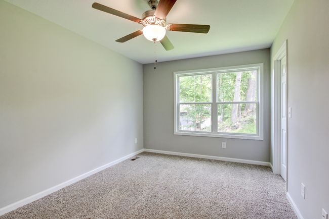 923 Woody Hills Dr, Home with 3 bedrooms, 2 bathrooms and 2 parking in Clarksville TN | Image 6