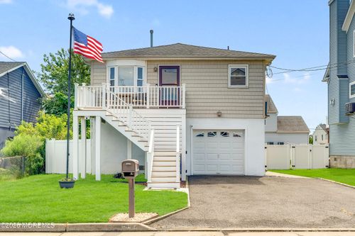 822 Prospect Ave, Union Beach, NJ, 07735-3236 | Card Image