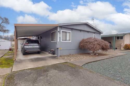 109 Waverly Dr, Grants Pass, OR, 97526-5936 | Card Image