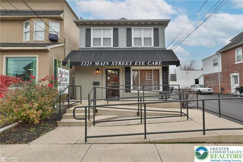 1225 Main St, Hellertown, PA, 18055-1320 | Card Image