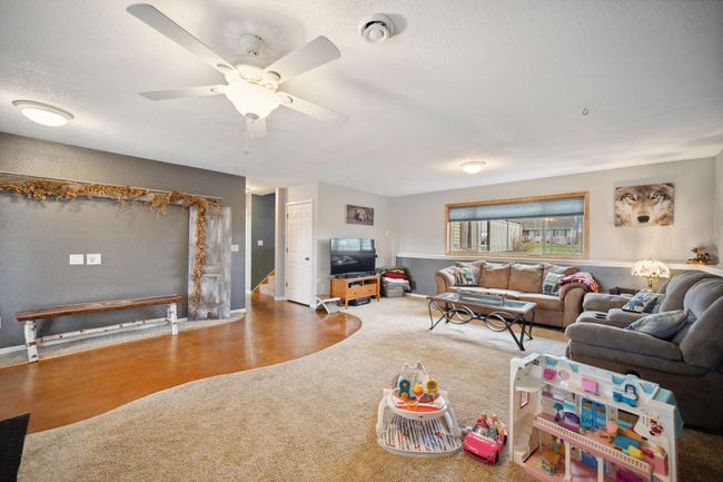Lots of natural light. | Image 24
