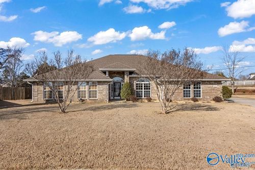 610 Summer Cove Cir Nw, Madison, AL, 35757-7585 | Card Image