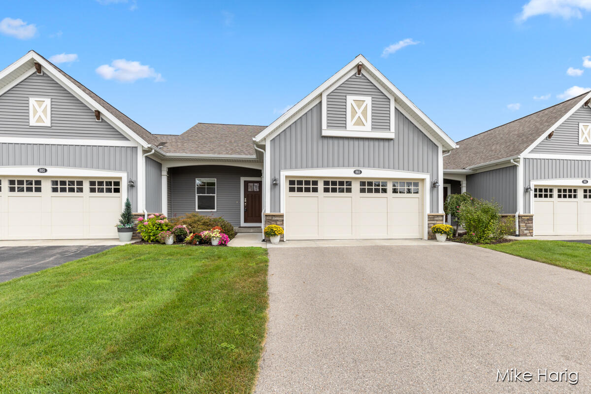 Center Park Dr, Byron Center, MI 49315