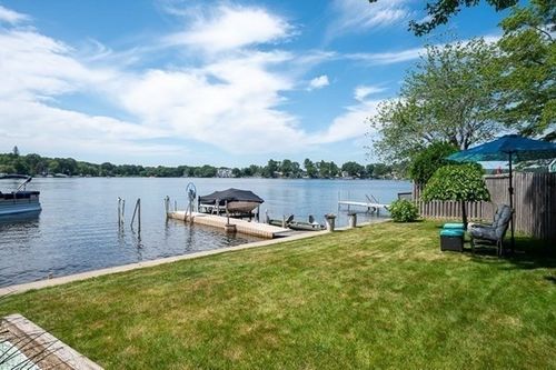 45 Point Pleasant Rd, Webster, MA, 01570-1530 | Card Image