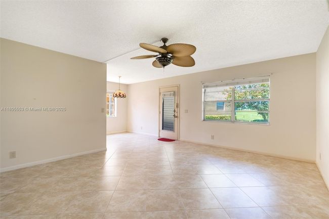 446 - 446 Flanders J, Condo with 2 bedrooms, 2 bathrooms and null parking in Delray Beach FL | Image 6